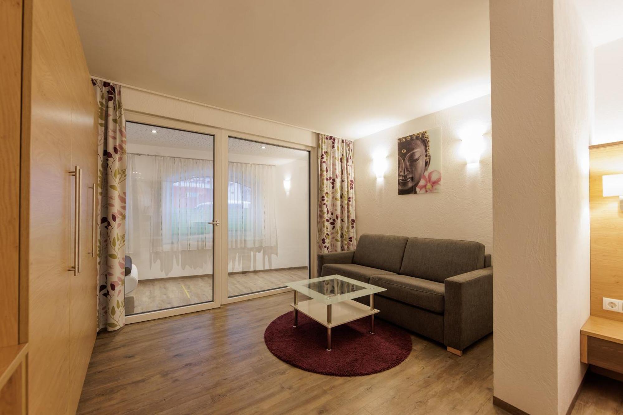 Apartmenthaus Goldeck Ried im Oberinntal Exteriör bild