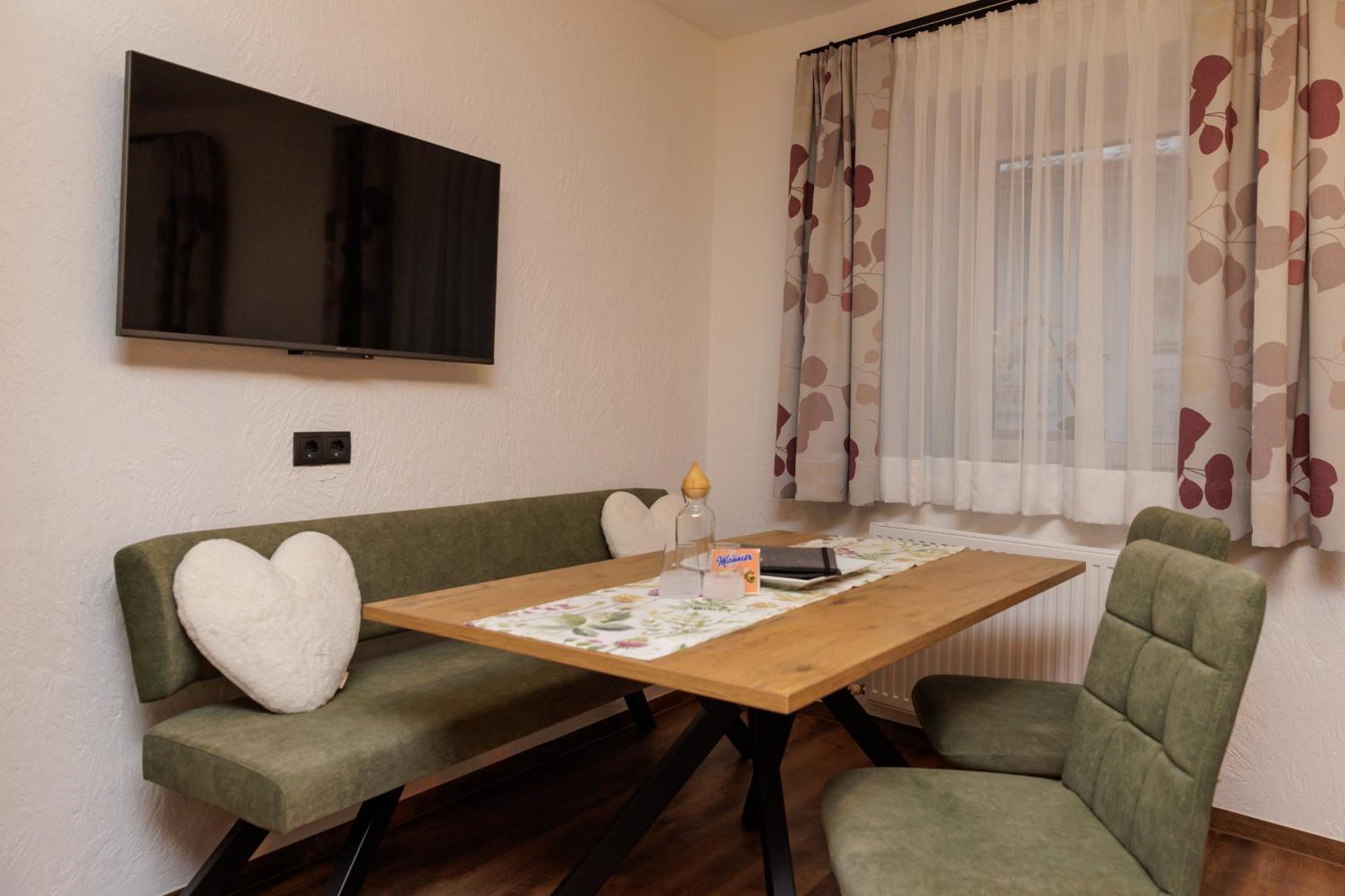 Apartmenthaus Goldeck Ried im Oberinntal Exteriör bild