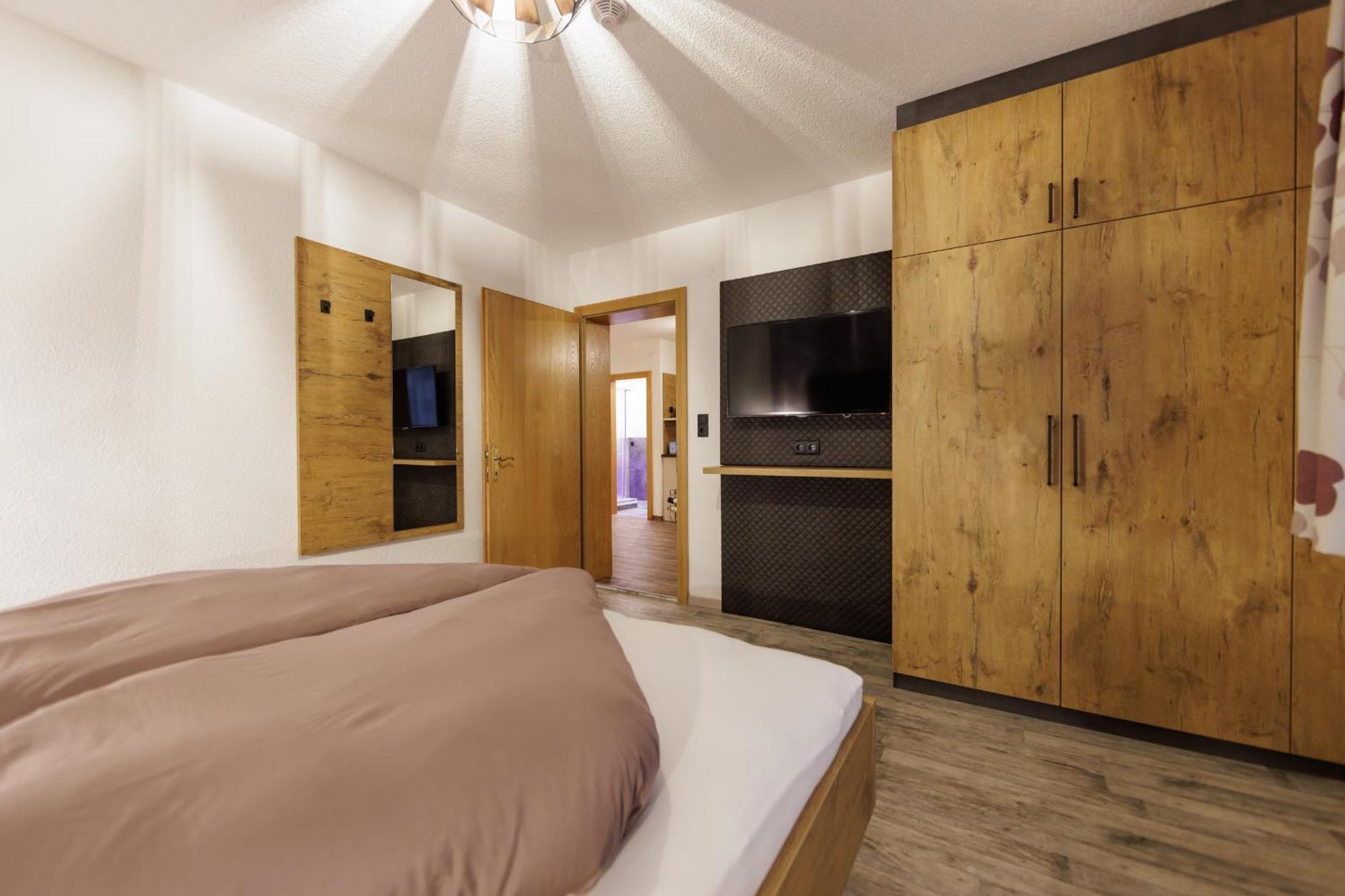 Apartmenthaus Goldeck Ried im Oberinntal Exteriör bild